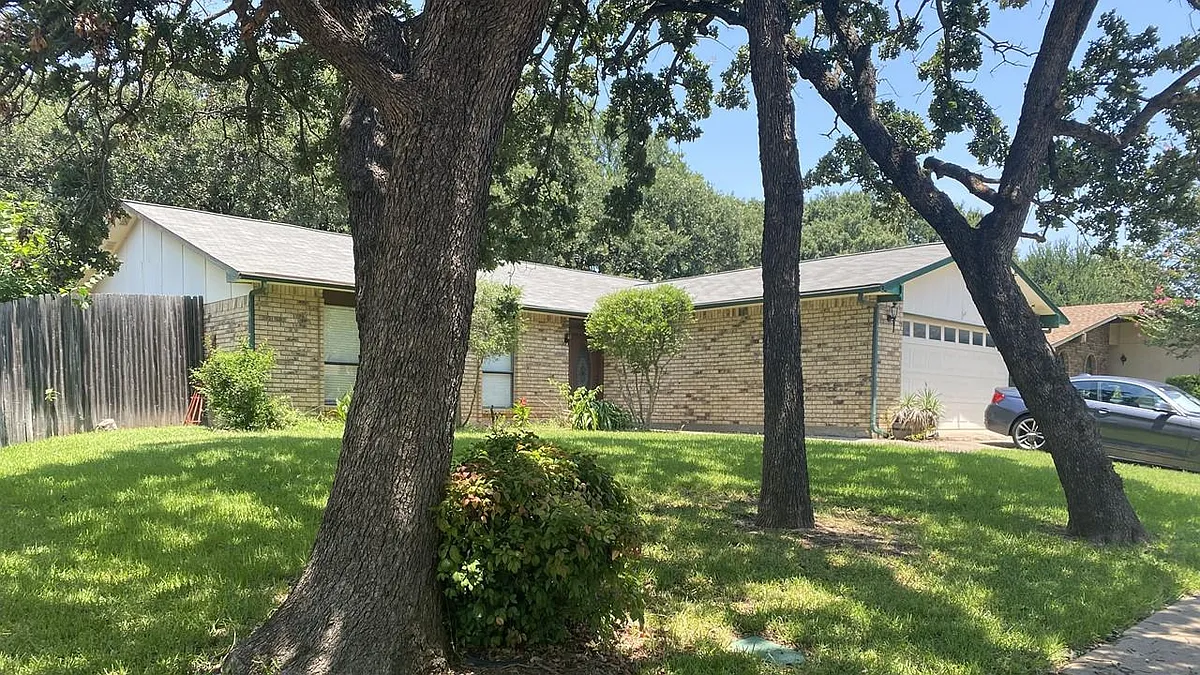 Building Photo - 3725 Walnut Dr