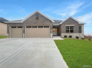 240 Stonebridge Bluff Dr, Maryville, IL 62062