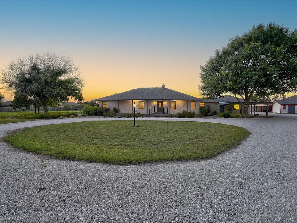 800 County Road 117