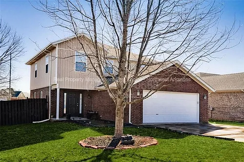3705 SW Hansom Loop Photo 1