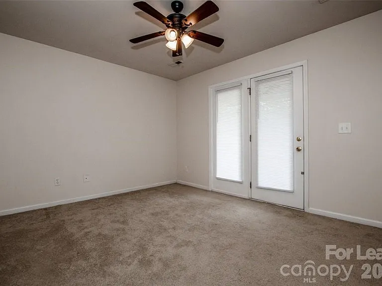 11133 Aprilia Ln — Photo 13