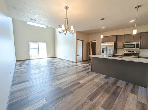 6703 W Gresford Pl, Sioux Falls, SD 57106