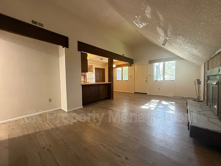401 50th St S #14 — Photo 11