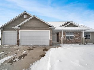 5519 N Amethyst Dr, Appleton, WI 54913