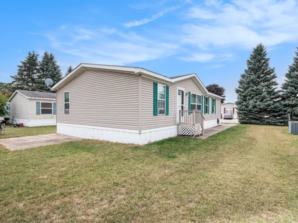 3570 Windsor Woods Dr, Wayland, MI 49348