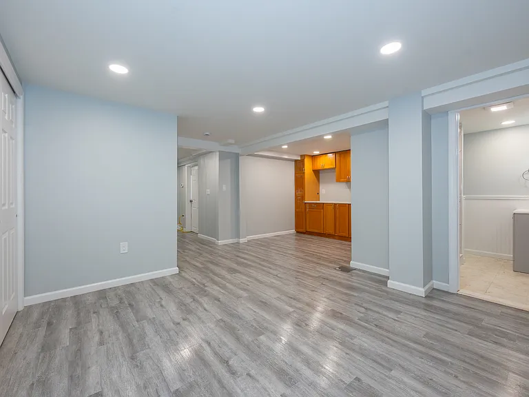 47 Pleasant Ave — Photo 31