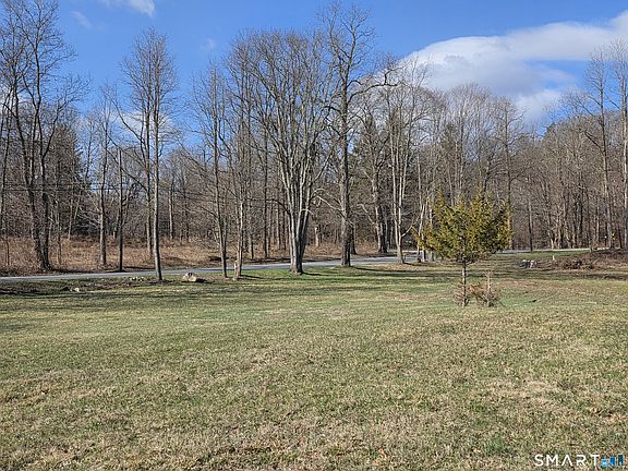 2nd image of 8A Taber Road
