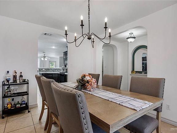 4th image of 1314 Rio Grande St