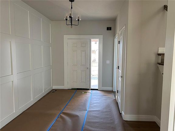 5th image of 1233 NE Goshen Dr