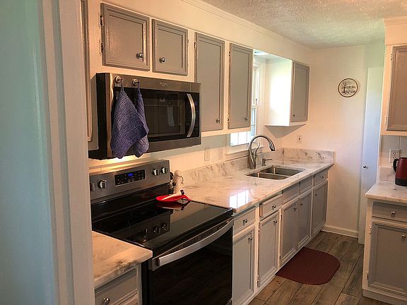 3rd image of 386 Kenbrook Dr