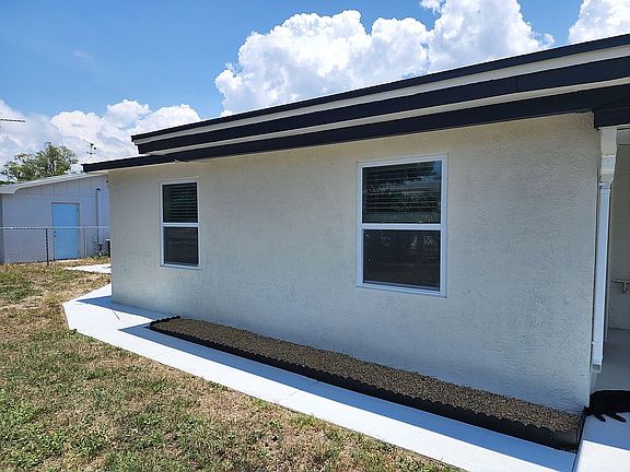 5th image of 3543 Kingsbury Dr