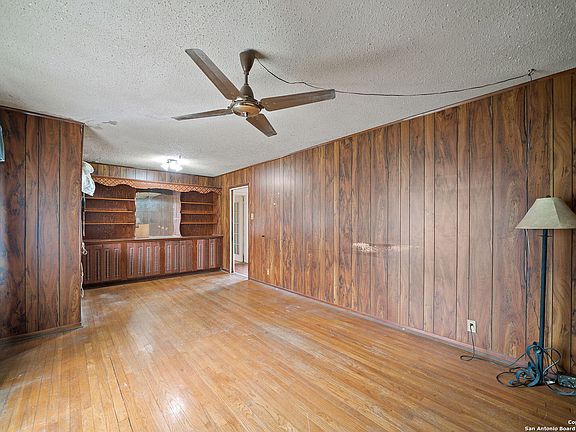 3rd image of 107 Dryden Dr