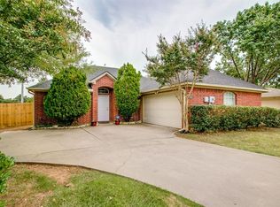 1968 Hobart Ln, Lewisville, TX 75067