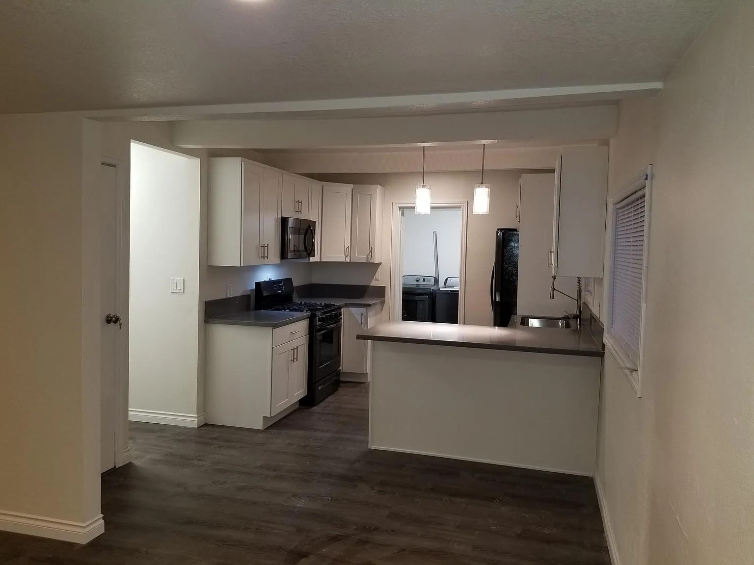 4 bed, 2071 sqft, $2,995 — Photo 2