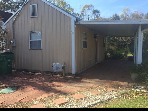 3rd image of 204 Emerald Dr