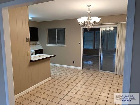 3rd image of 423 Fairwind Dr