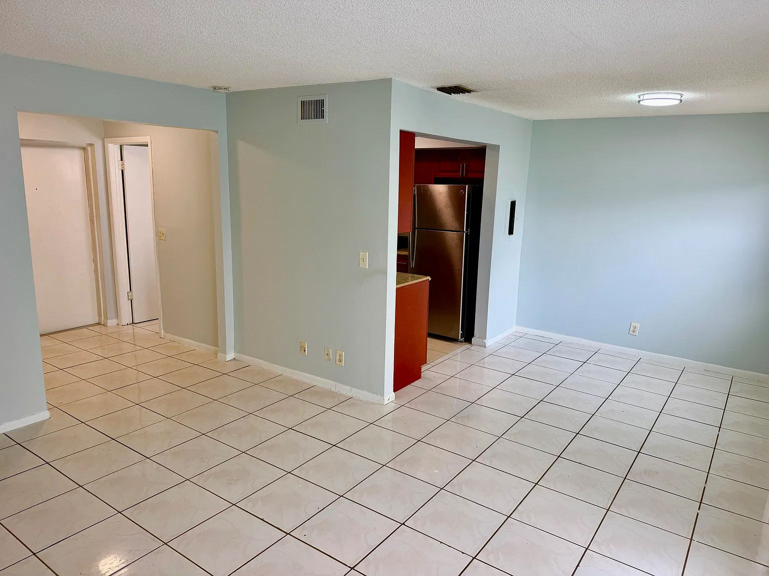 2 bed, 1.5 bath, 944 sqft, $1,800 — Photo 1