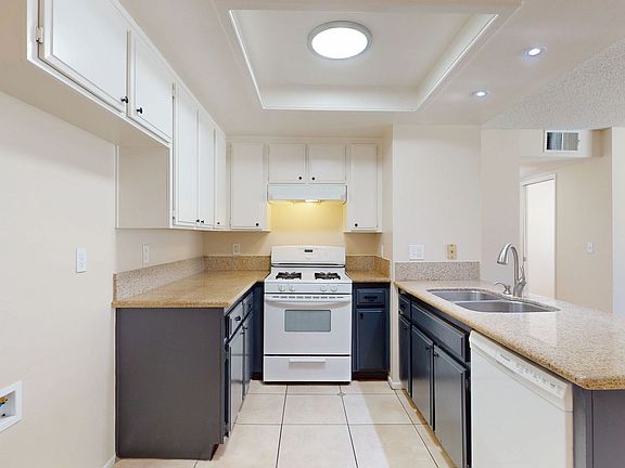 5th image of 2532 Huntington Dr APT 204