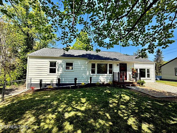 4th image of 1110 Scott Rd