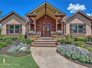 13728 Hogeye Rd, Prairie Grove, AR 72753