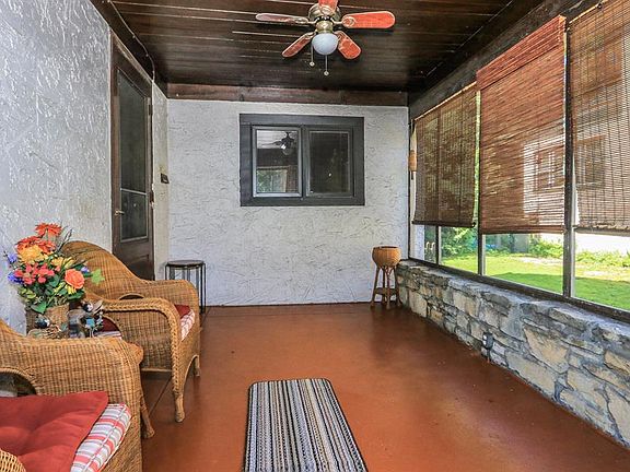 3rd image of 1331 Avon Dr