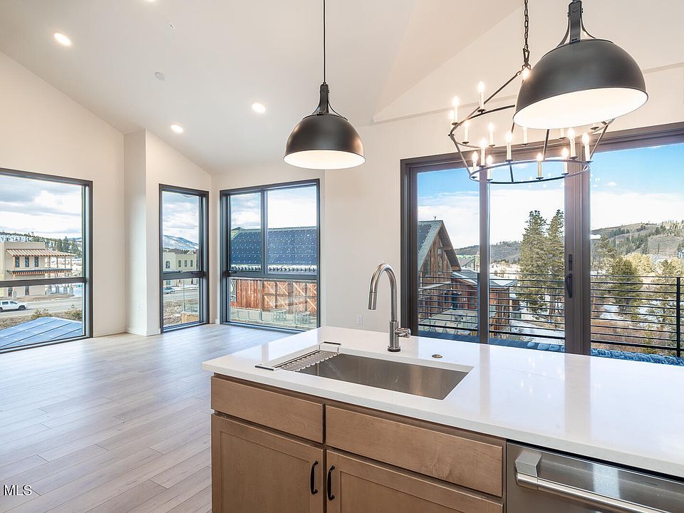 1st image of 720 BAKER Drive #404