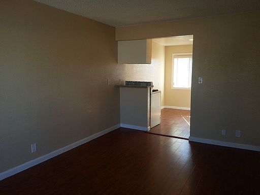 3rd image of 12648 Paddison Ave APT 09