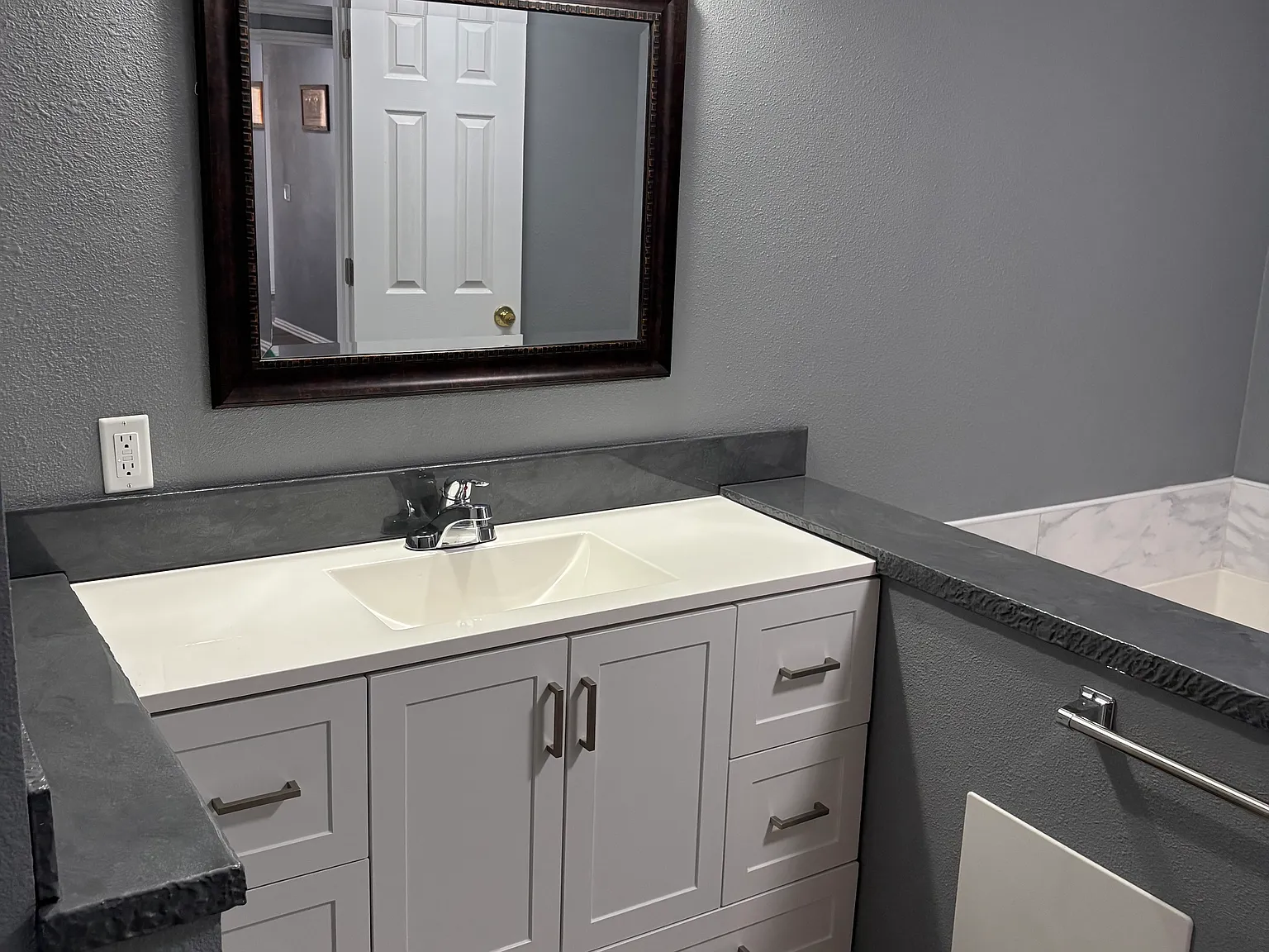 2 bed, 1200 sqft, $1,650 — Photo 3