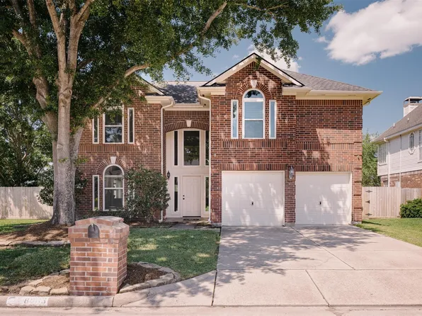 8003 Club Point Dr, Humble, TX 77346