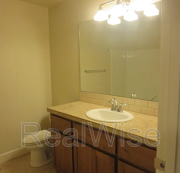 3006 NE Red Oak Dr — Photo 11