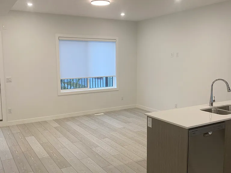 280 Chelsea Rd — Photo 12