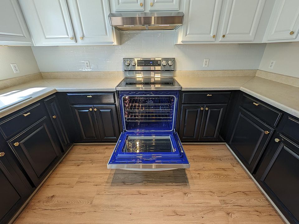 LG Oven and Kitchen