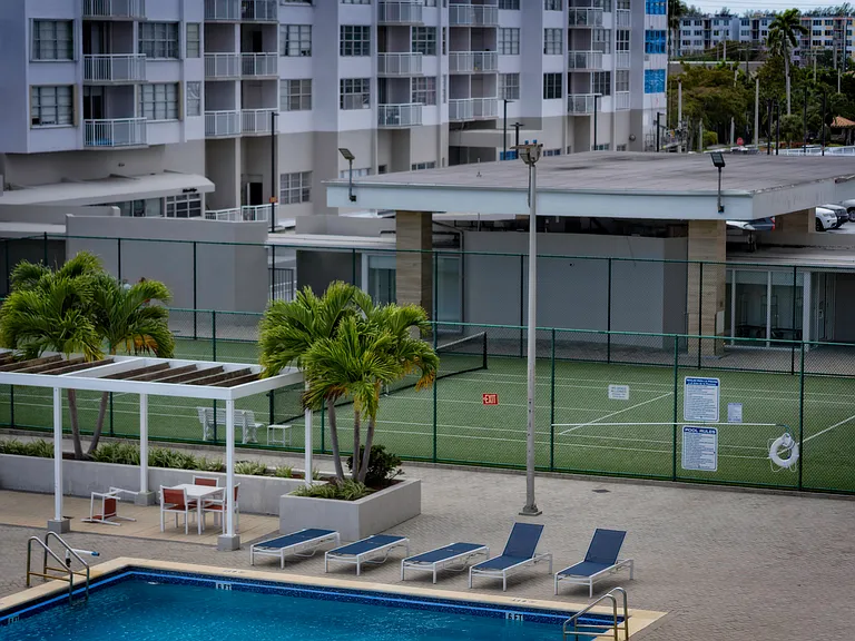 18081 Biscayne Blvd #403 — Photo 27