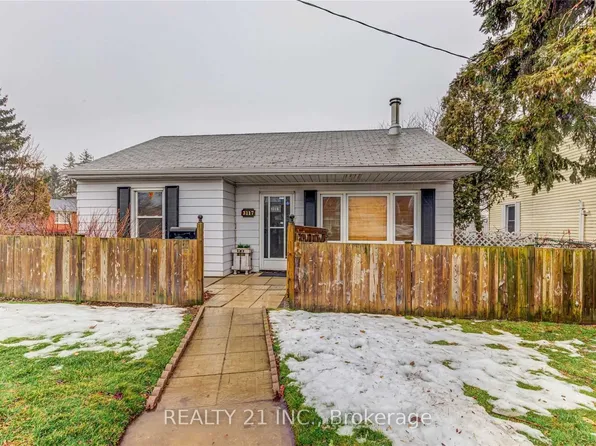 3117 Saint Clair Ave E, Toronto, ON M1L 1T9