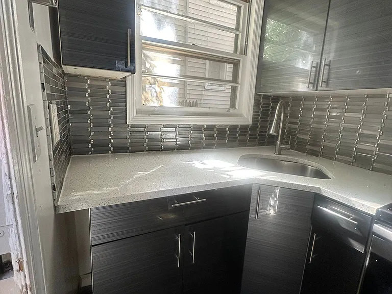 138 Buena Vista Ave — Photo 2