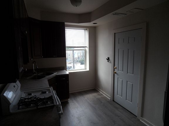 5th image of 3332 W Potomac Ave APT 3B