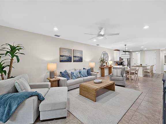 5th image of 14939 Edgewater Cir