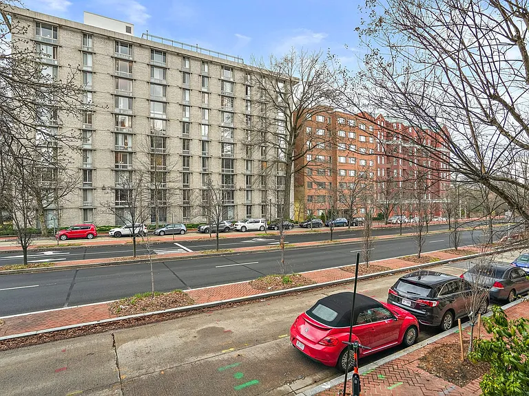 2501 K St NW #1B — Photo 54