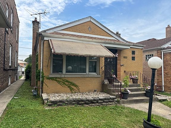3rd image of 9616 S Forest Ave