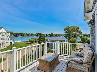 2 3rd St, Charlestown, RI 02813