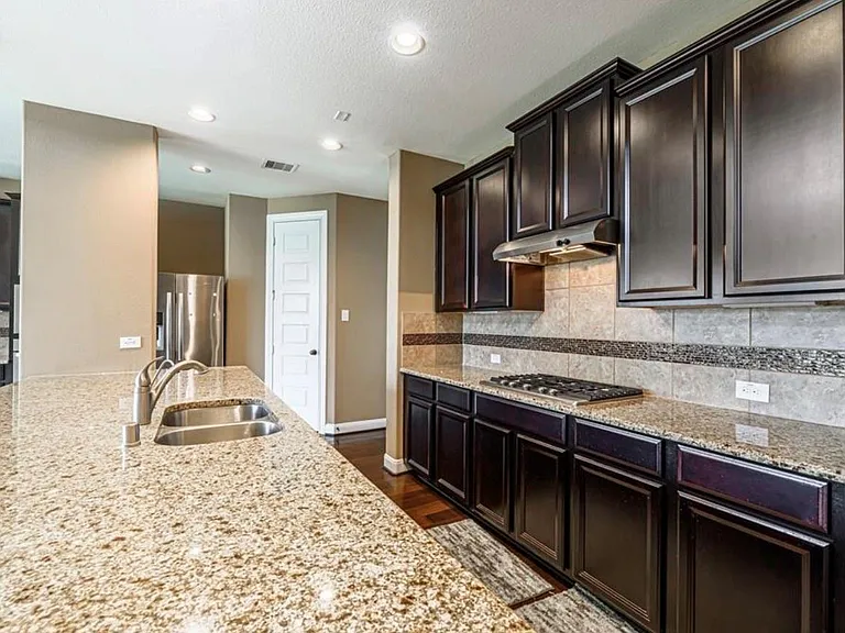 4607 Rockton Hills Ln — Photo 5