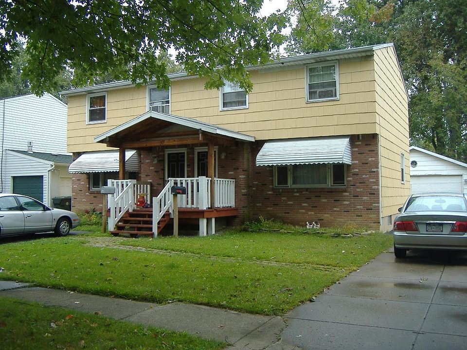 front with driveway