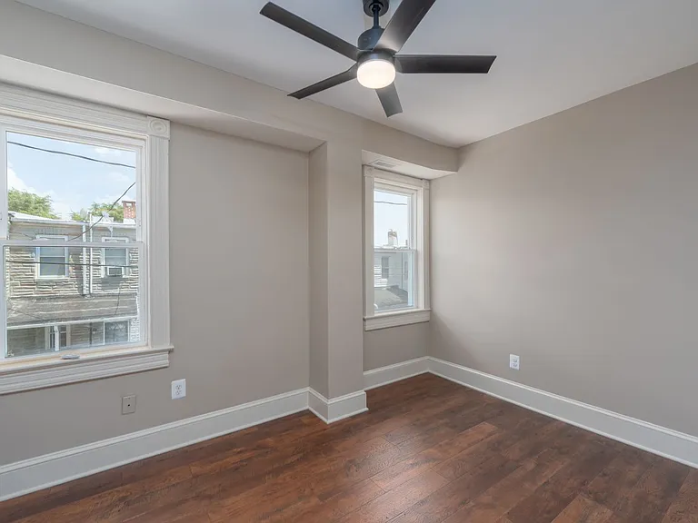 801 W 35th St — Photo 17