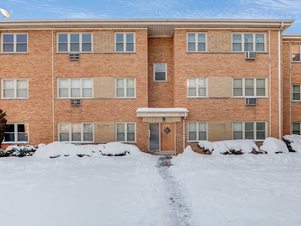 1st image of 2422 W Berwyn Ave APT 308