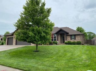 1502 Broken Rock Ave, Springfield, MO 65807