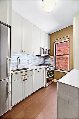 2nd image of 166 E 92nd St APT 6A