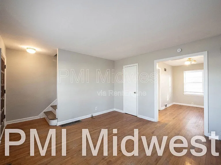 1319 N Alton Ave — Photo 3