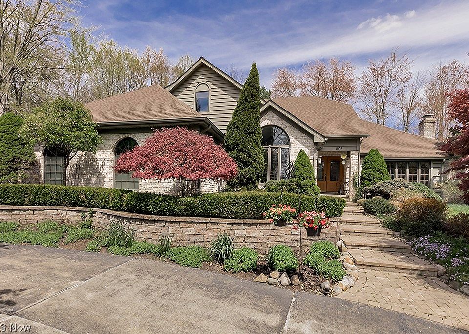 1st image of 808 Hardwood Ct