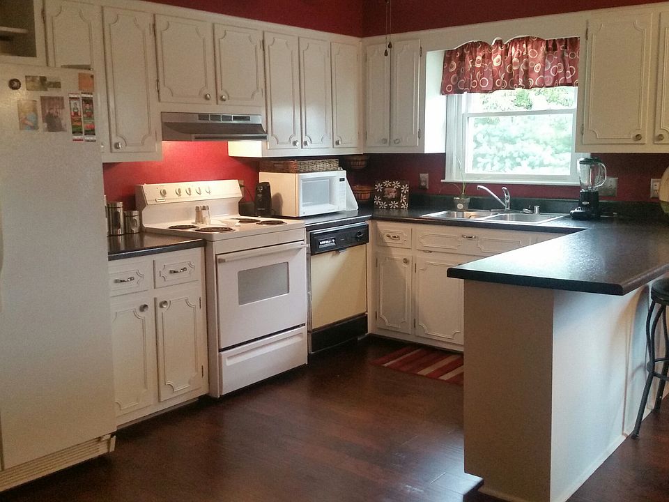 2nd image of 604 King St