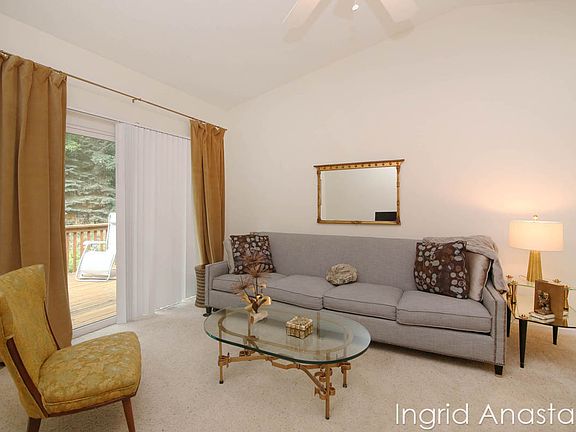 3rd image of 4377 Idlewood Dr SW